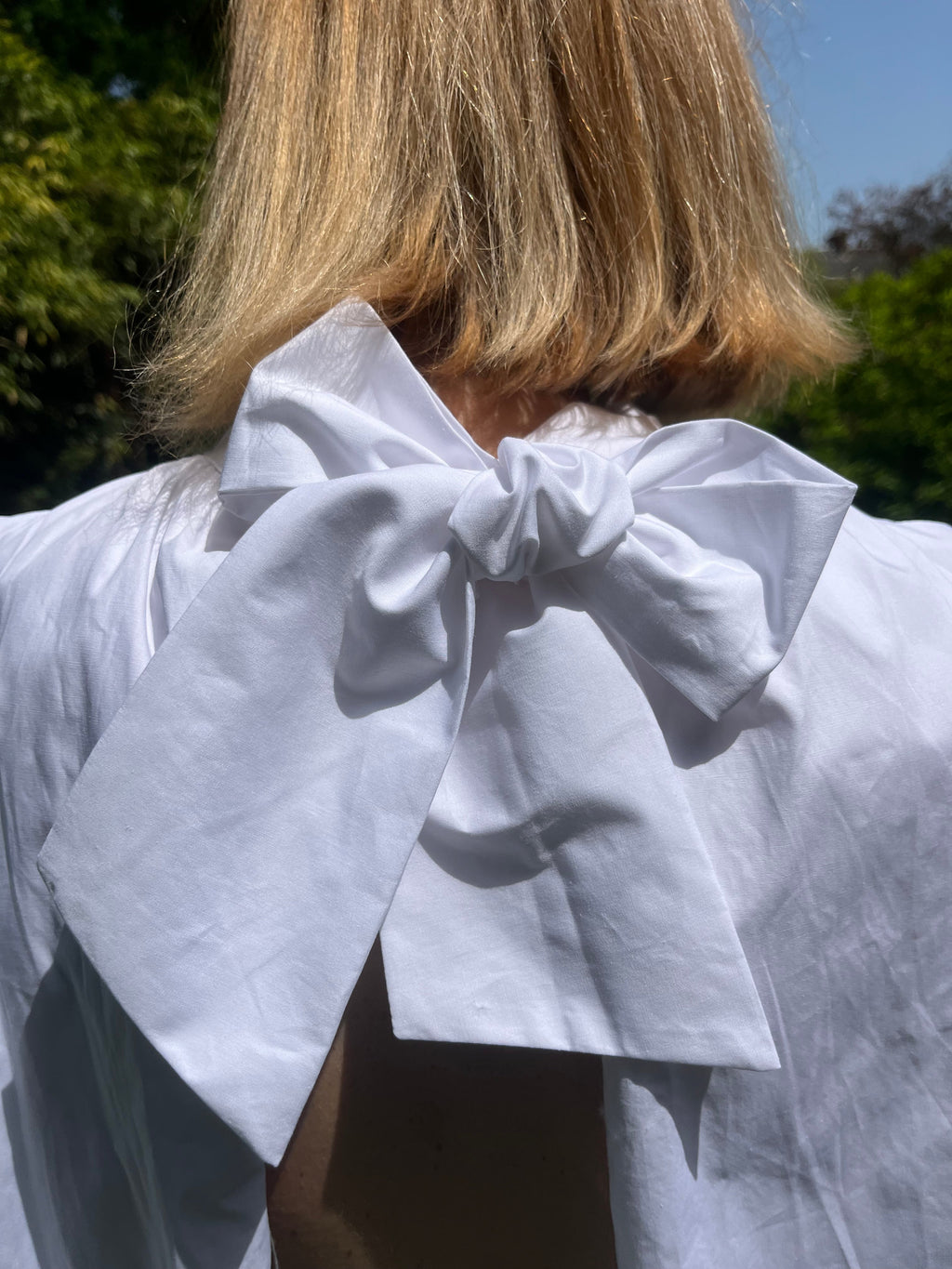 Eden - Top dos nu à noeud Lily Blue