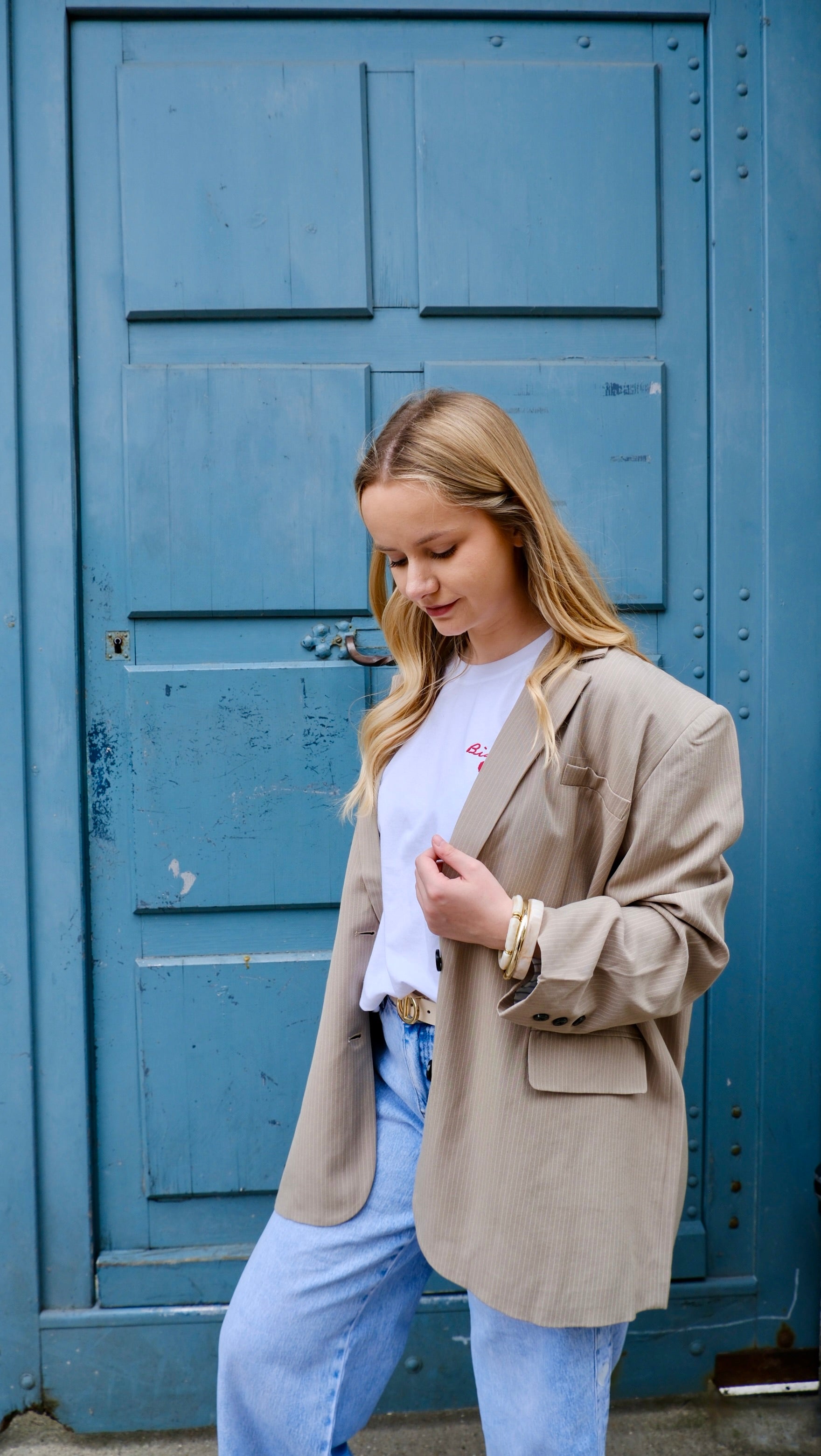 Marie - Blazer oversize rayé dos ouvert Lily Blue