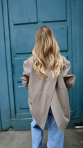 Marie - Blazer oversize rayé dos ouvert Lily Blue