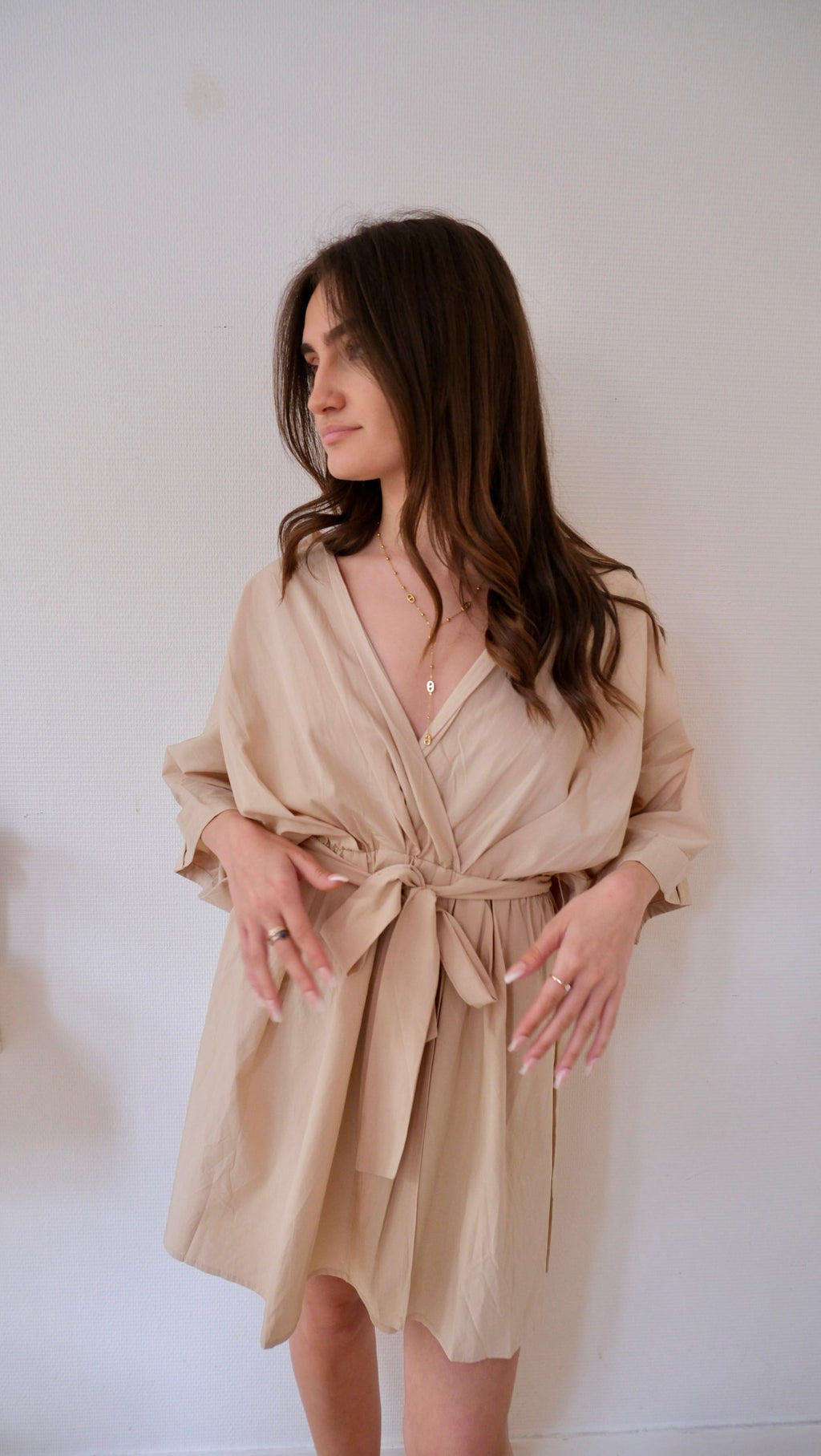 Mareva - Robe courte à ceinture Lily Blue