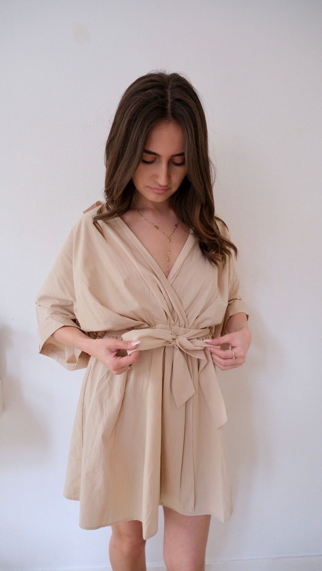 Mareva - Robe courte à ceinture Lily Blue