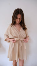 Mareva - Robe courte à ceinture Lily Blue