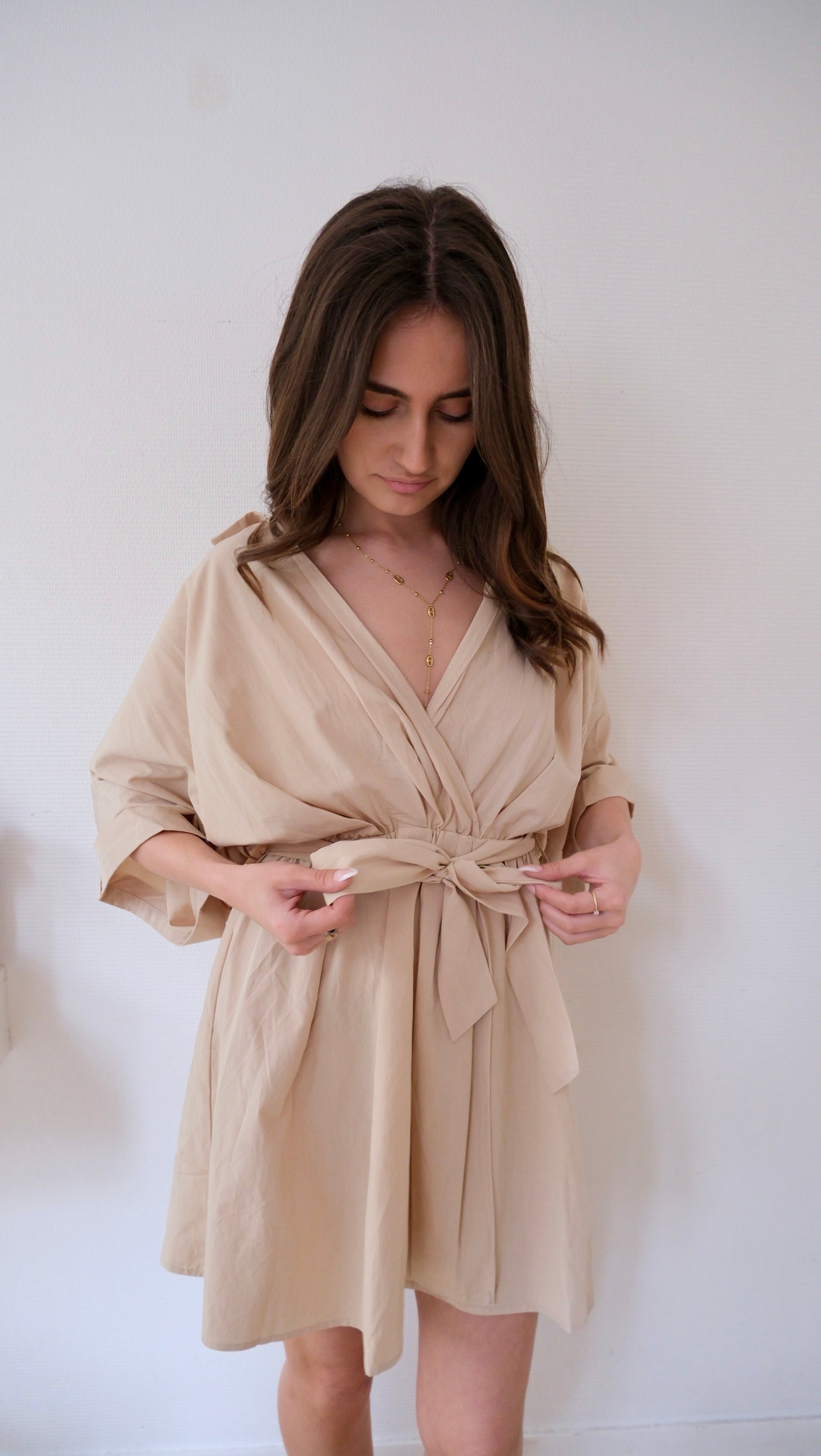 Mareva - Robe courte à ceinture Lily Blue