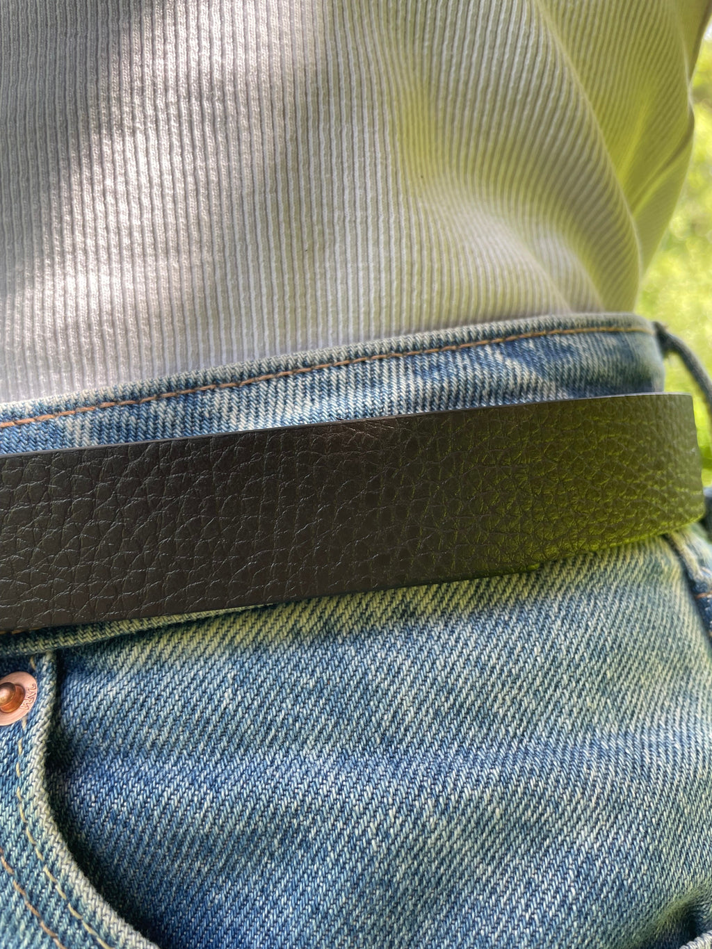 Lola - Ceinture en cuir boucle dorée Lily Blue
