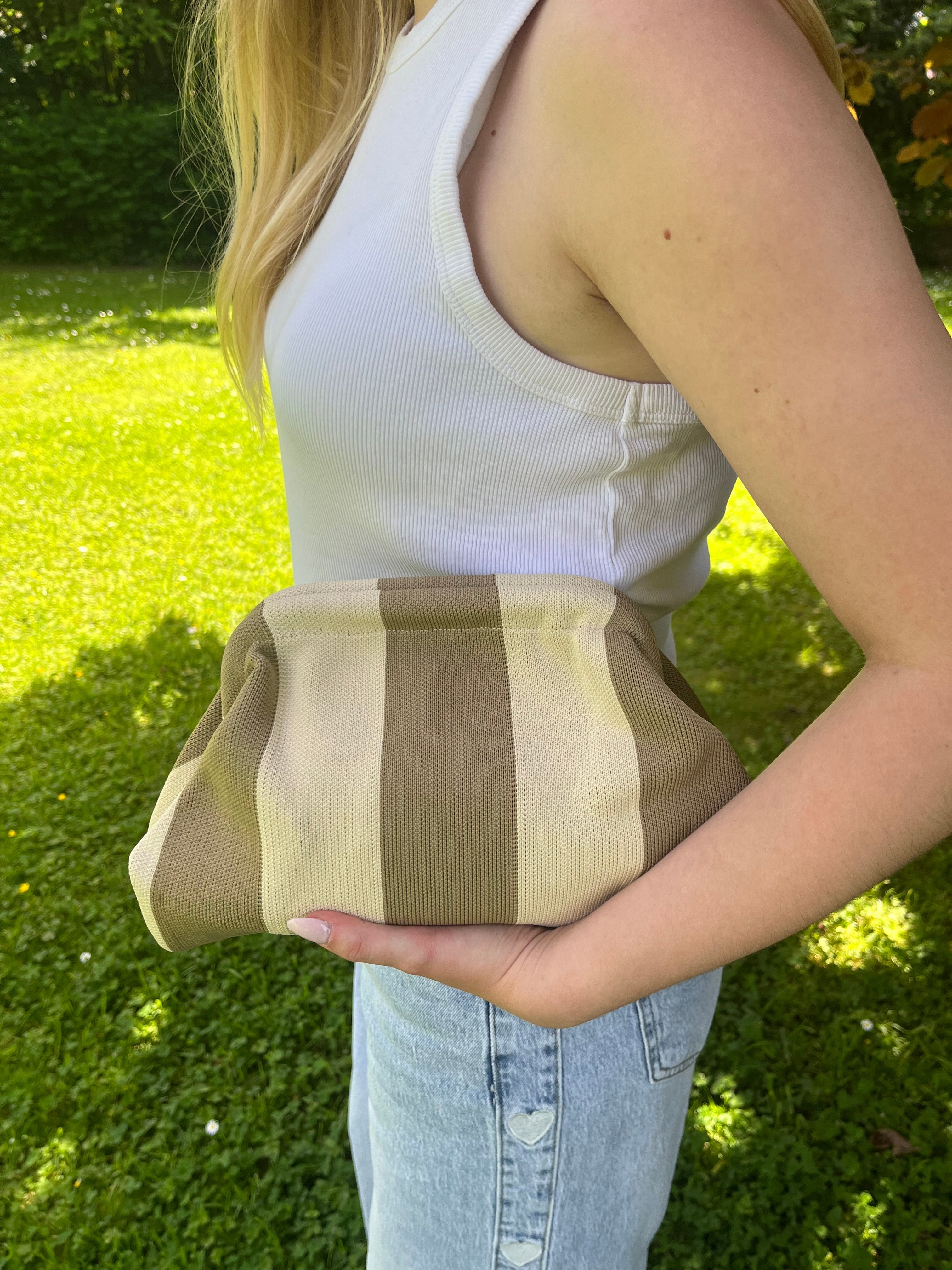 Agathe - Pochette rayée Lily Blue